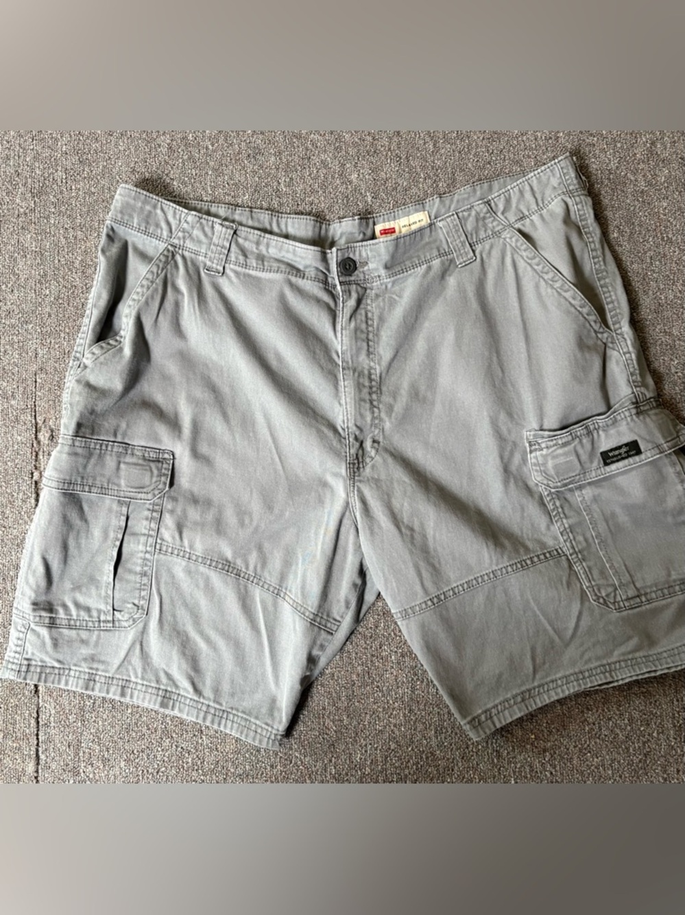 Wrangler Men's Cargo Shorts in Gray